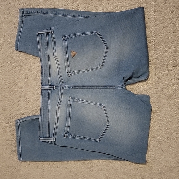 GUESS~ Crop Mid Jeans, 30 - Picture 2 of 8